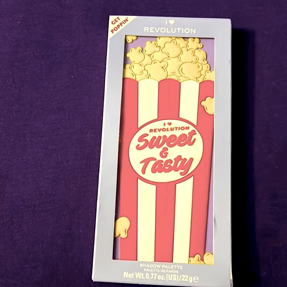 I HEART REVOLUTION POPCORN 🍿 SHADOW PALETTE